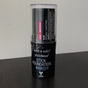 Wet n Wild Photo Focus Stick Foundation in Soft Ivory